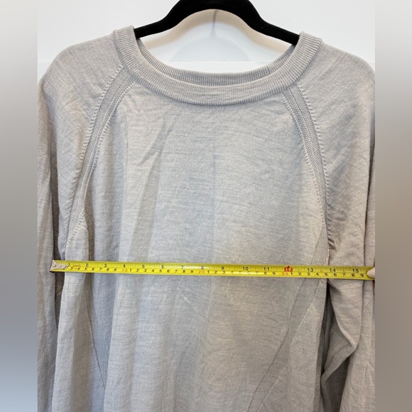 Lululemon Knit Gray Long Sleeve Top - Picture 3 of 5